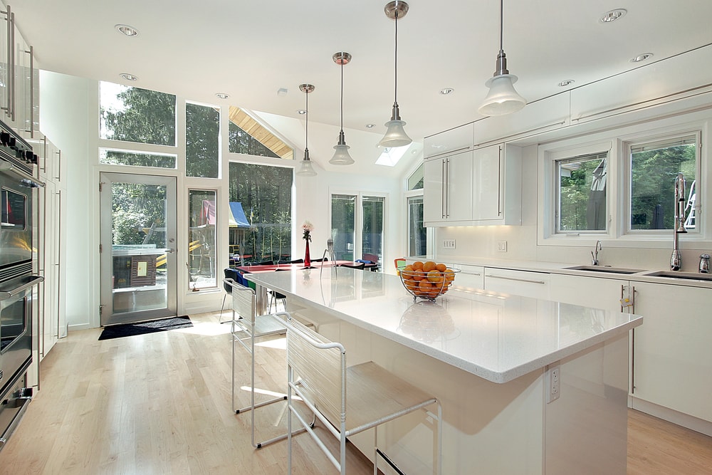 White Kitchen Cabinets and Countertops: A Style Guide in Indianapolis
